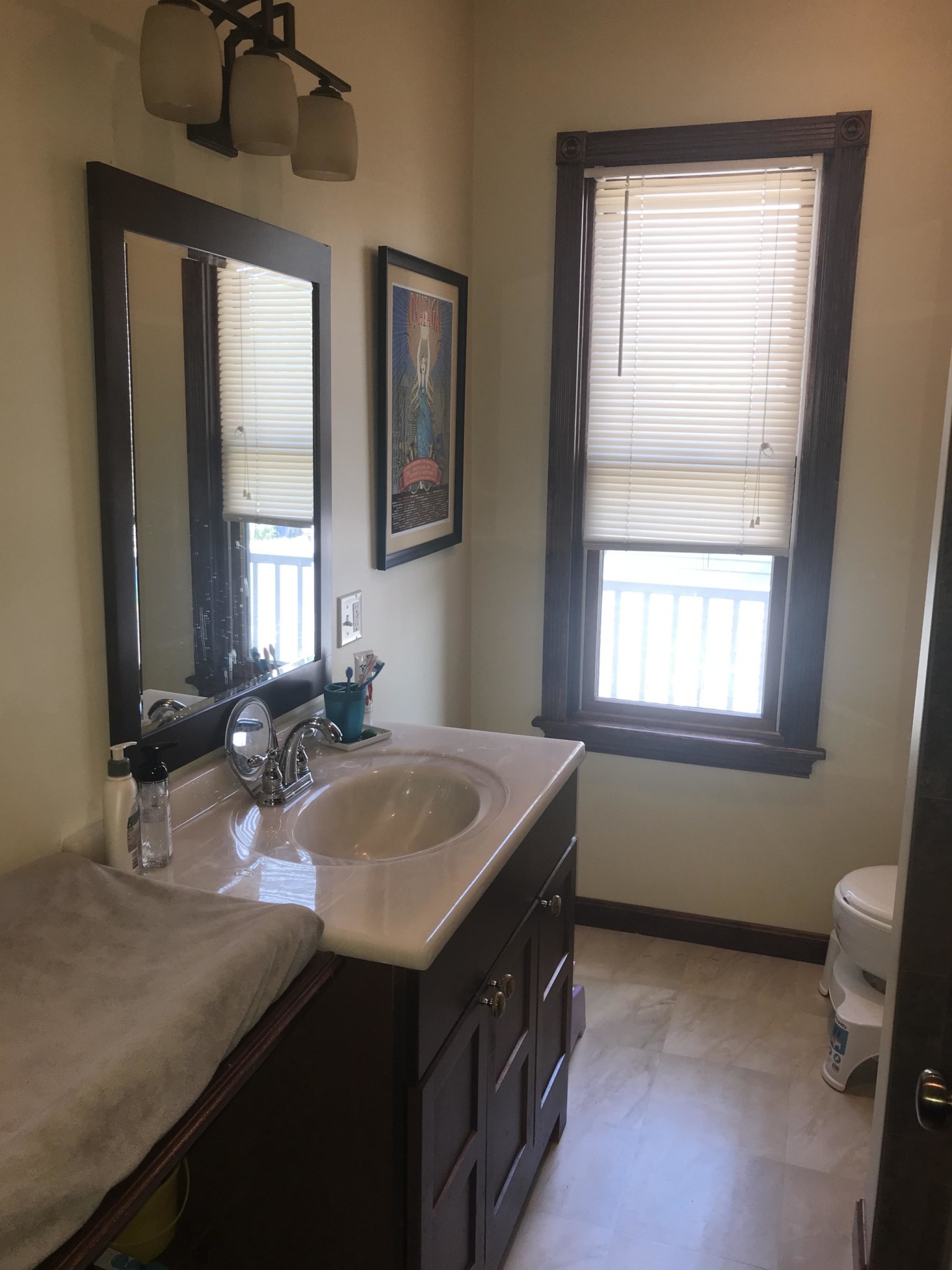 6 bed, 3 bath apartment for rent at 47 Pratt St Unit 1, Allston — photo 5 of 8