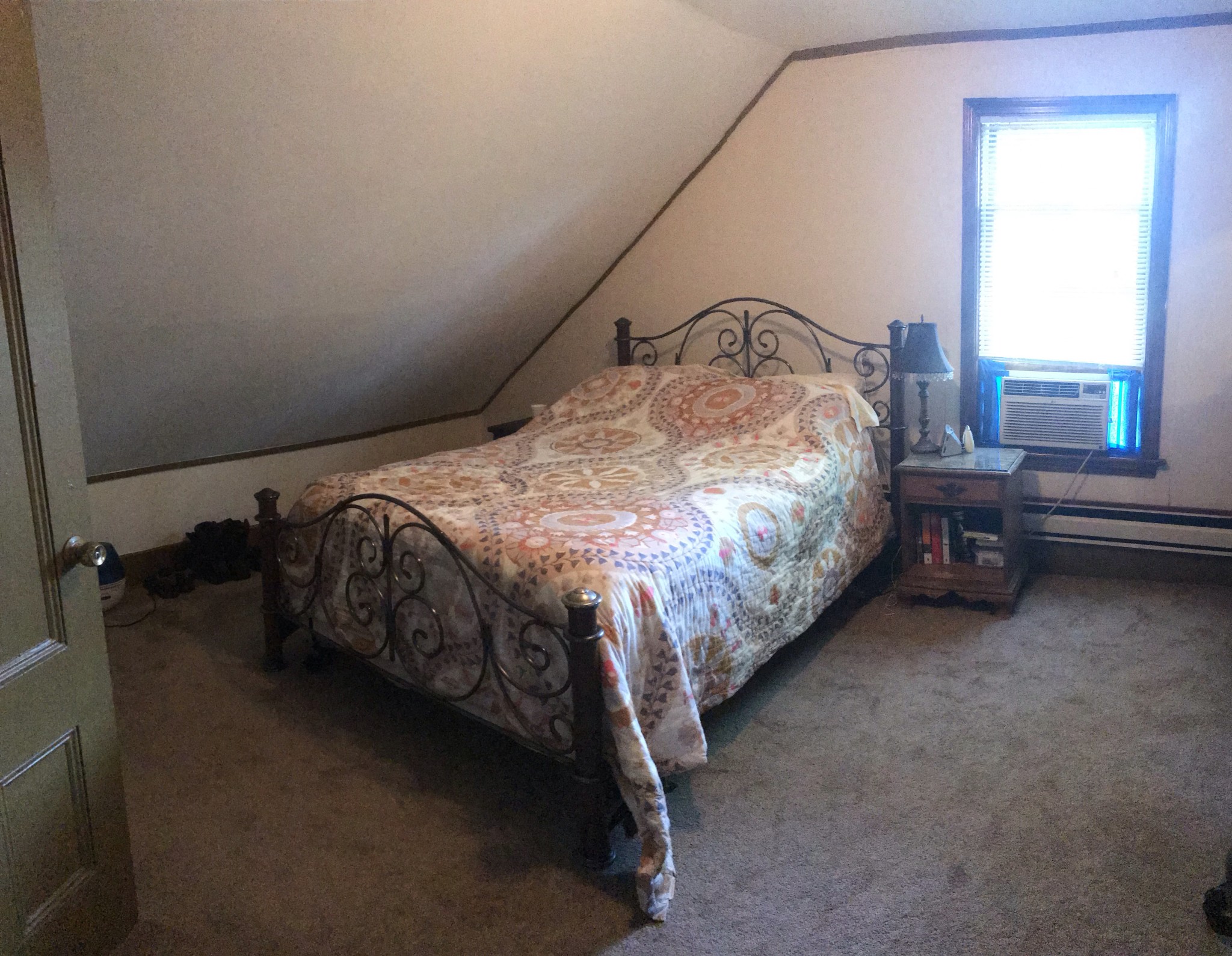 6 bed, 3 bath apartment for rent at 47 Pratt St Unit 1, Allston — photo 2 of 8