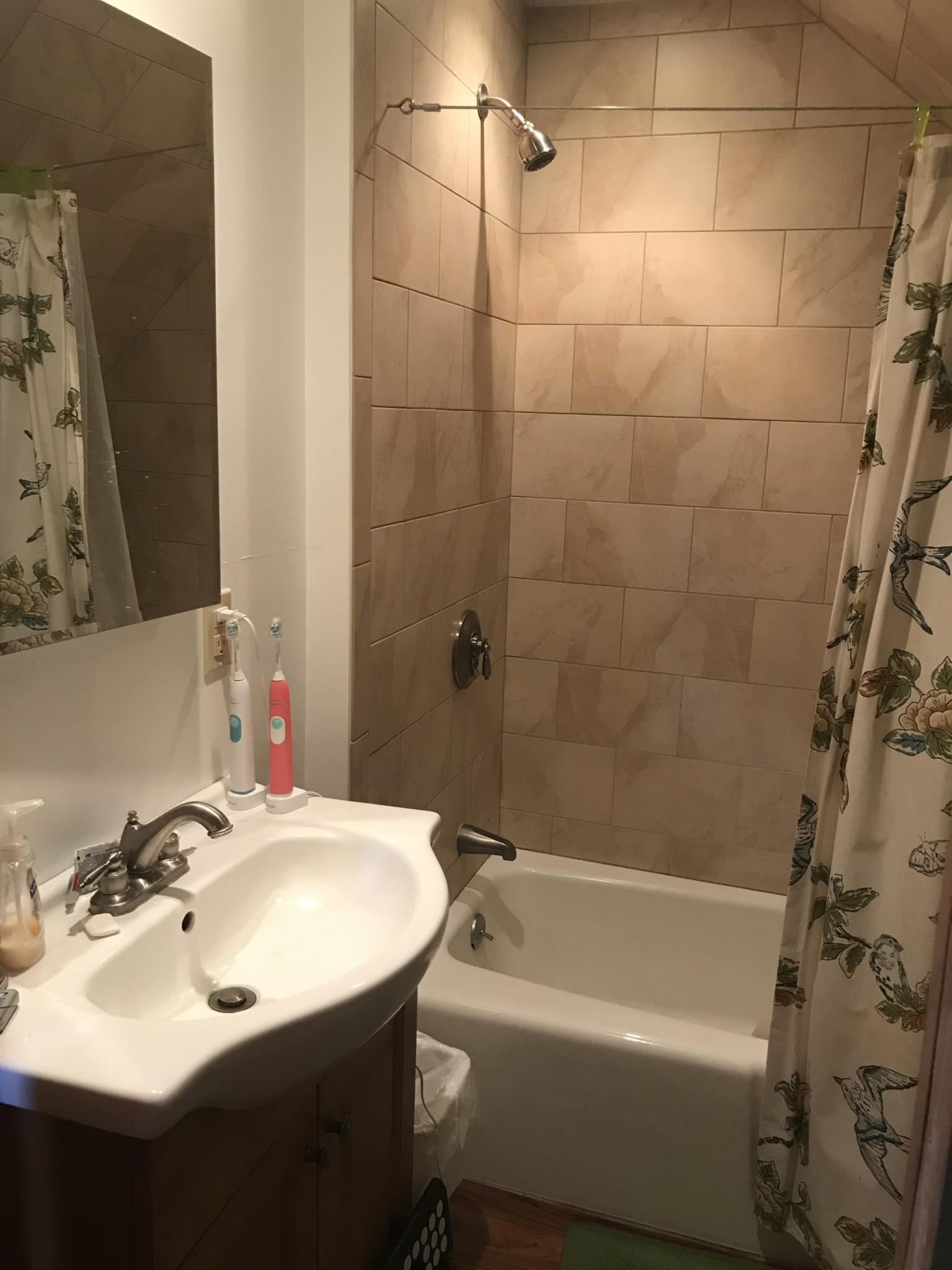 6 bed, 3 bath apartment for rent at 47 Pratt St Unit 1, Allston — photo 3 of 8