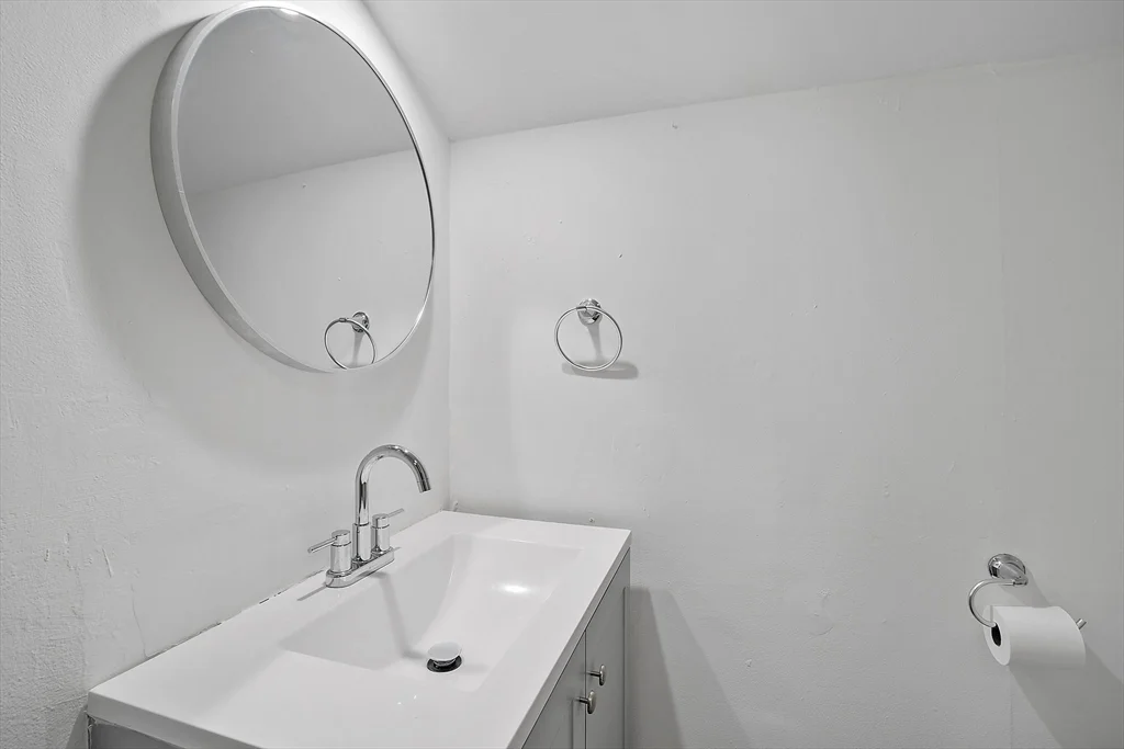 2 bed, 1 bath apartment for rent at 47 Railroad Ave Unit 2, Rowley — photo 30 of 32