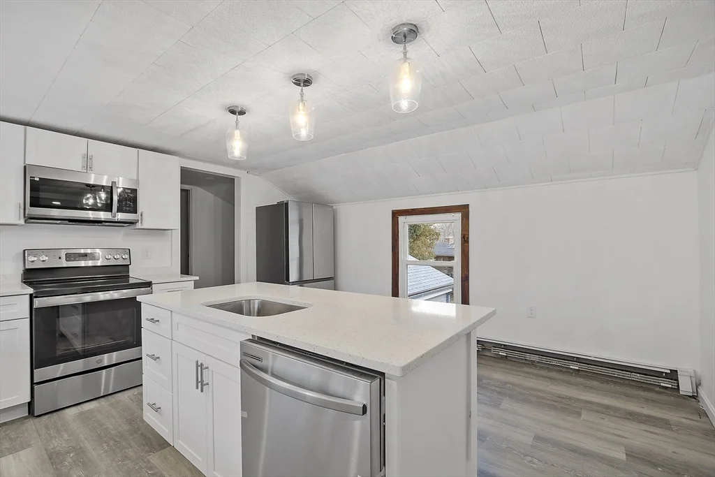 2 bed, 1 bath apartment for rent at 47 Railroad Ave Unit 2, Rowley — photo 7 of 32