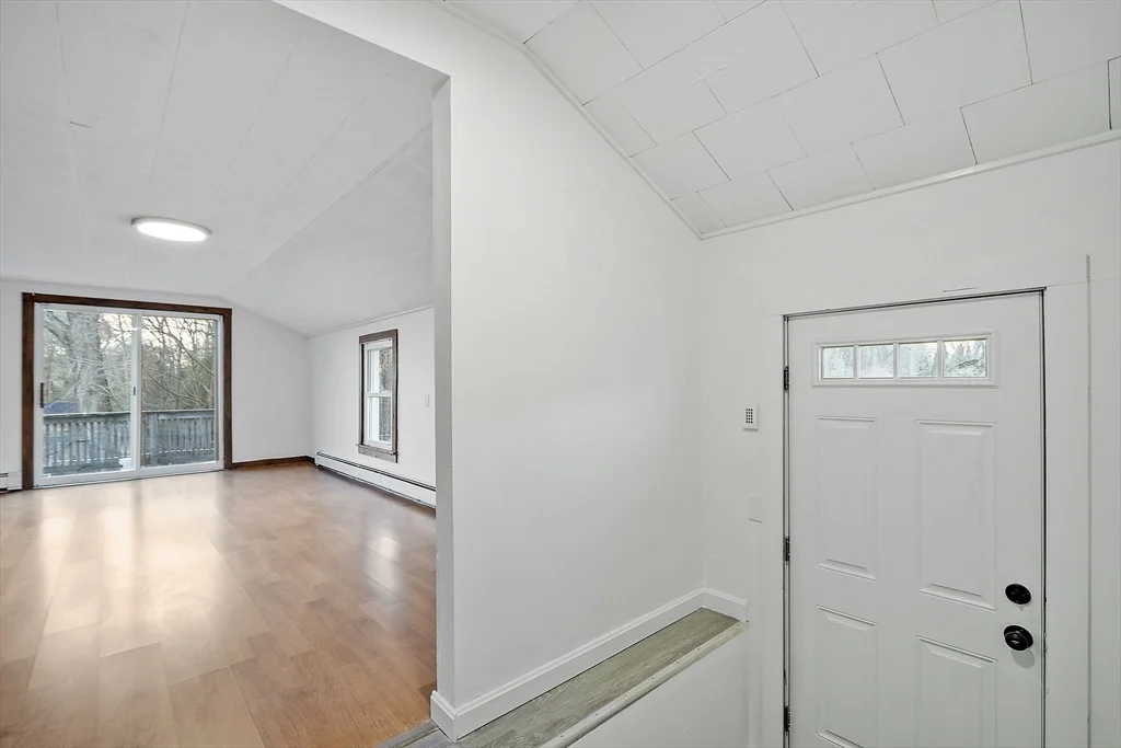 2 bed, 1 bath apartment for rent at 47 Railroad Ave Unit 2, Rowley — photo 14 of 32