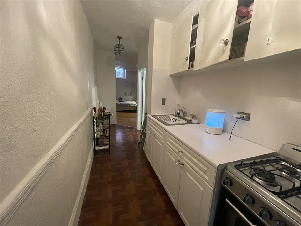 Studio bed, 1 bath apartment for rent at 47 Revere St Unit 1, Beacon Hill — photo 6 of 7