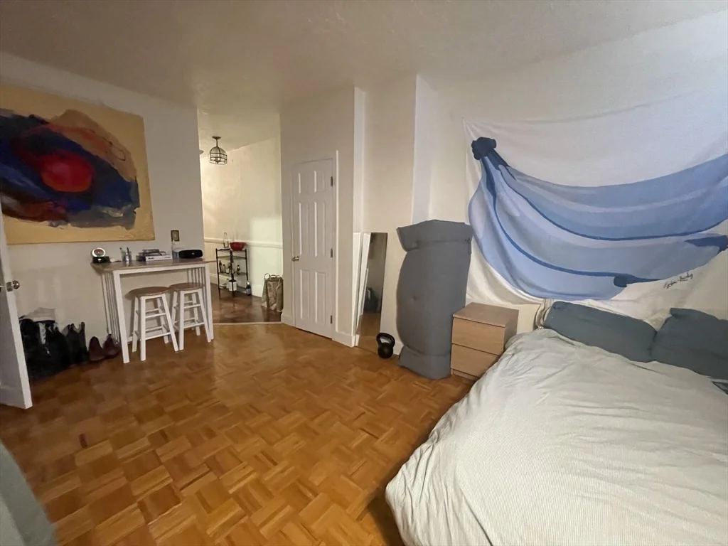 Studio bed, 1 bath apartment for rent at 47 Revere St Unit 1, Beacon Hill — photo 4 of 7
