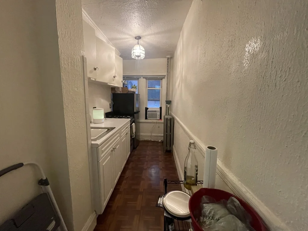 Studio bed, 1 bath apartment for rent at 47 Revere St Unit 1, Beacon Hill — photo 5 of 7
