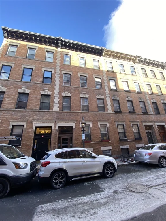 Studio bed, 1 bath apartment for rent at 47 Revere St Unit 1, Beacon Hill