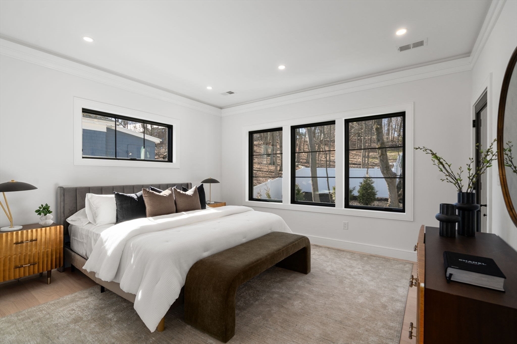 5 bed, 4+ bath apartment for rent at 47 Ripley St Unit 47, Newton — photo 15 of 35