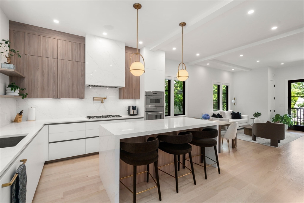 5 bed, 4+ bath apartment for rent at 47 Ripley St Unit 47, Newton — photo 6 of 35