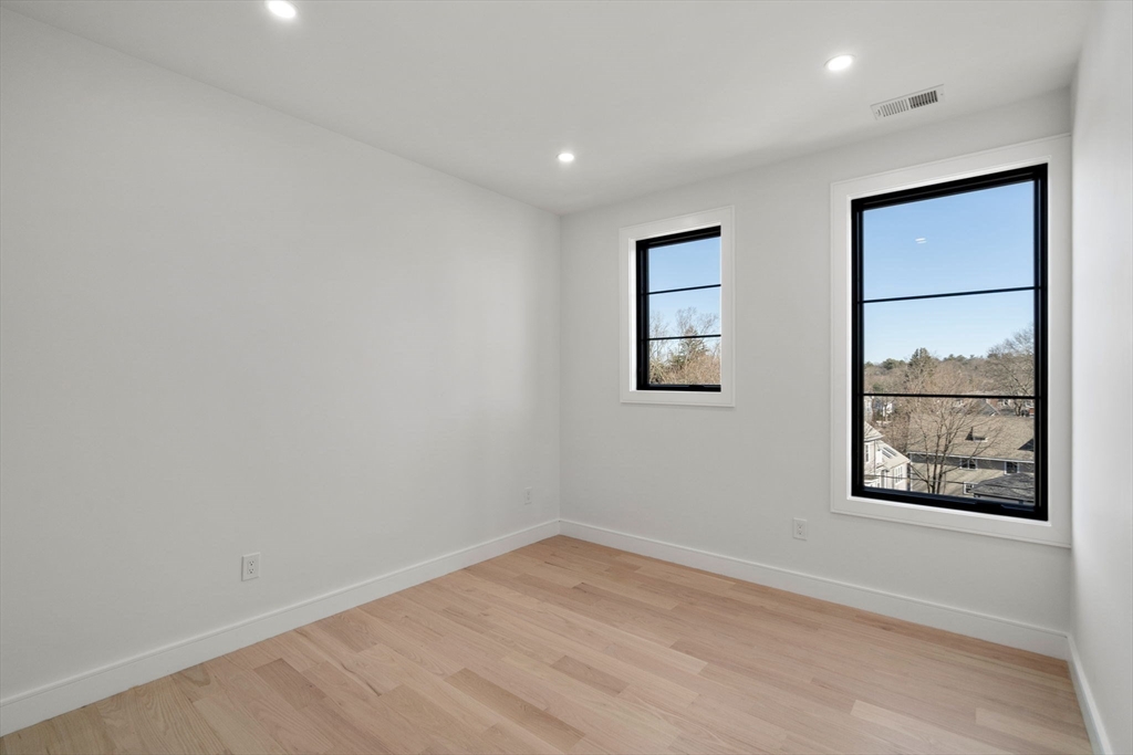 5 bed, 4+ bath apartment for rent at 47 Ripley St Unit 47, Newton — photo 22 of 35