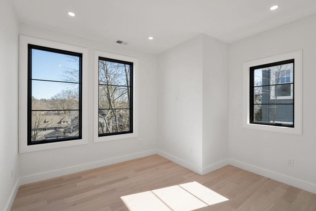 5 bed, 4+ bath apartment for rent at 47 Ripley St Unit 47, Newton — photo 21 of 35