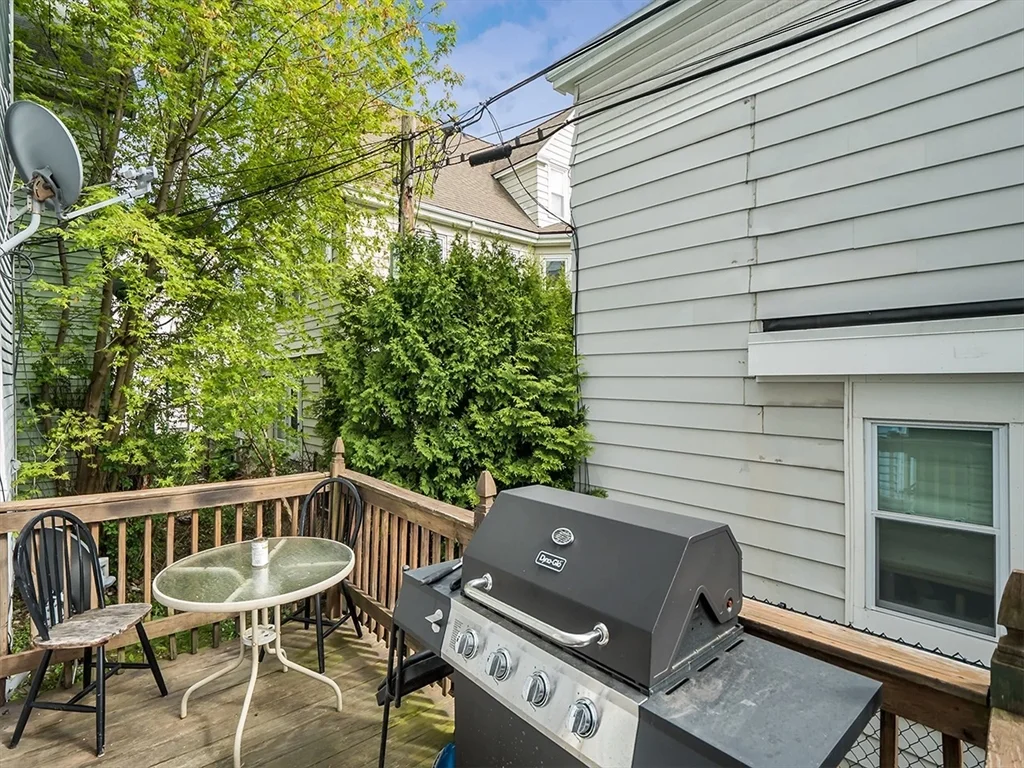 4 bed, 1 bath apartment for rent at 47 Saint Margaret St Unit 1, Dorchester — photo 26 of 28