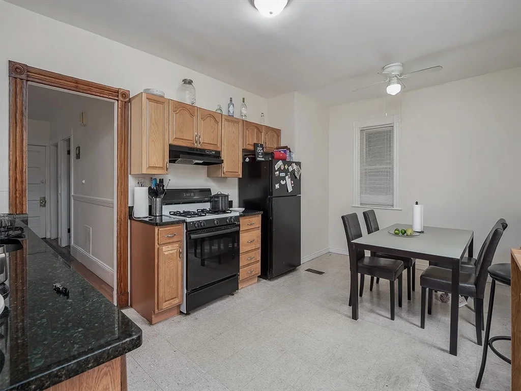 4 bed, 1 bath apartment for rent at 47 Saint Margaret St Unit 1, Dorchester — photo 18 of 28