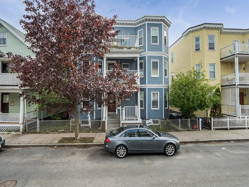 4 bed, 1 bath apartment for rent at 47 Saint Margaret St Unit 1, Dorchester — photo 1 of 28
