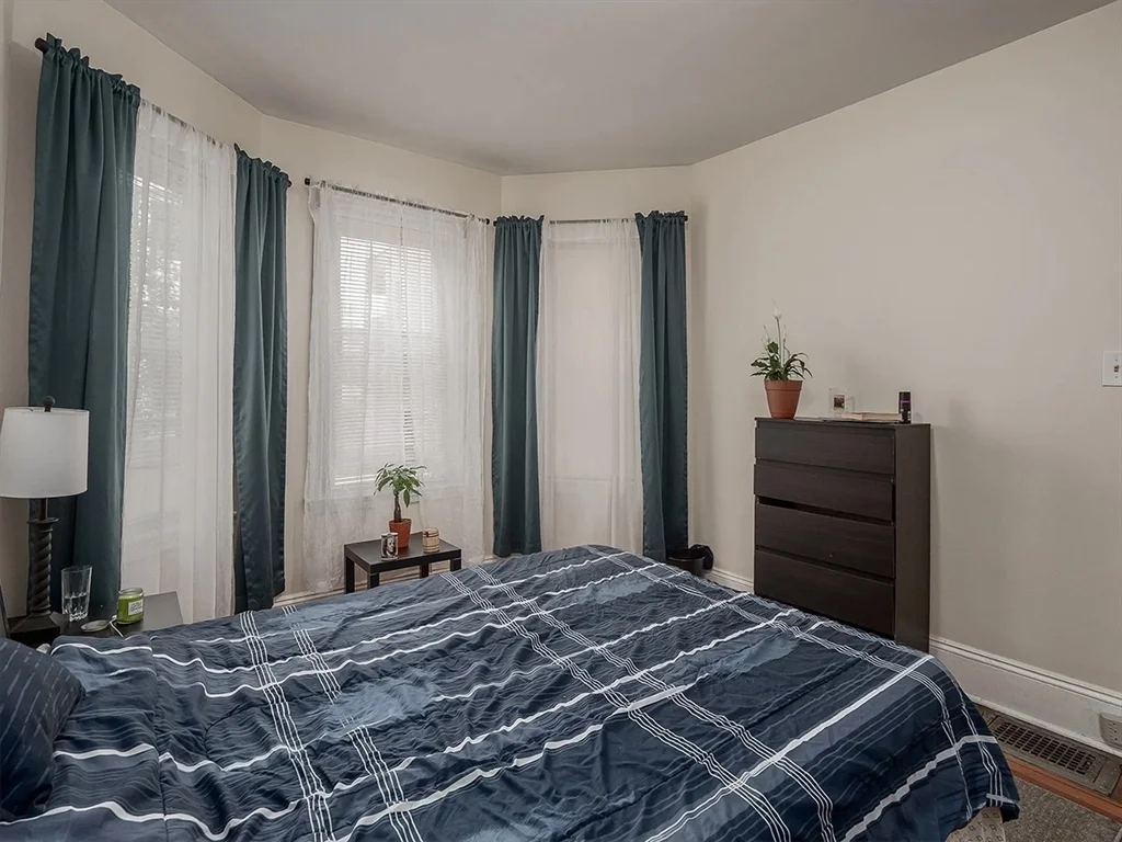 4 bed, 1 bath apartment for rent at 47 Saint Margaret St Unit 1, Dorchester — photo 6 of 28
