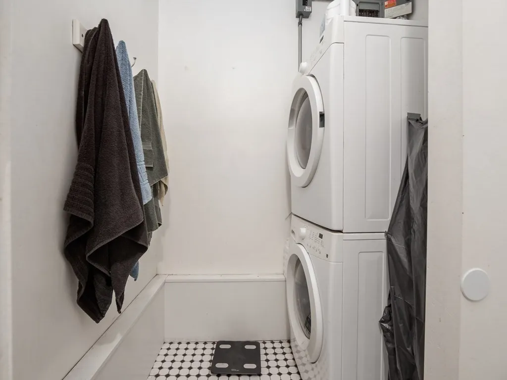 3 bed, 1 bath apartment for rent at 47 Saint Margaret St Unit 2, Dorchester — photo 16 of 29