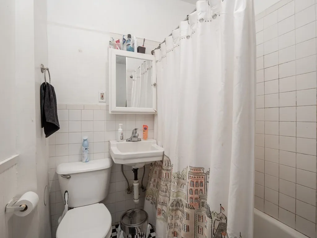 3 bed, 1 bath apartment for rent at 47 Saint Margaret St Unit 2, Dorchester — photo 15 of 29