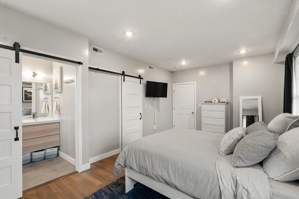 2 bed, 2 bath apartment for rent at 47 Sargent St Unit 5, Roxbury — photo 9 of 25