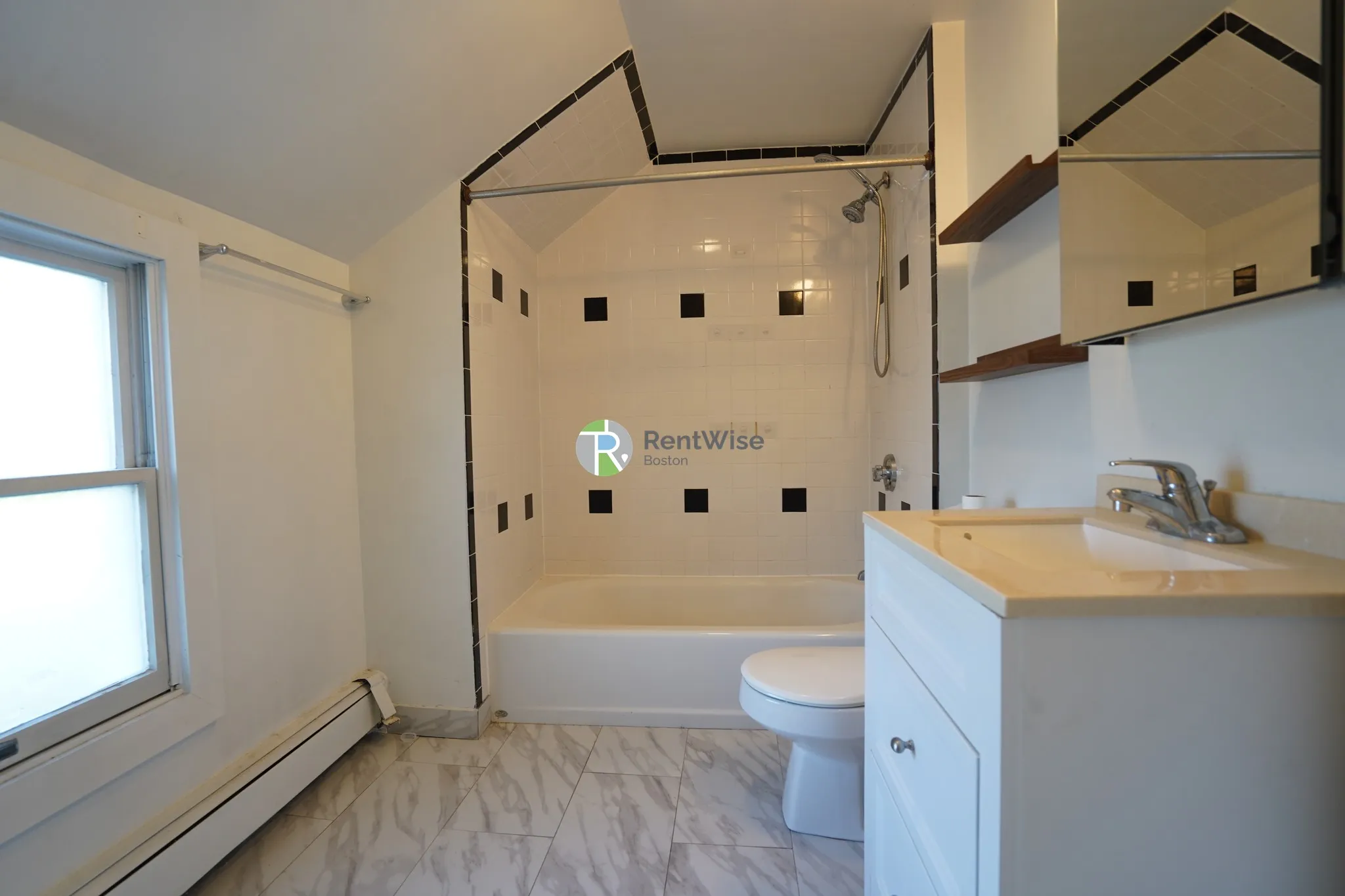 4 bed, 2 bath apartment for rent at 47 School St Unit 0, Coolidge Corner — photo 9 of 23