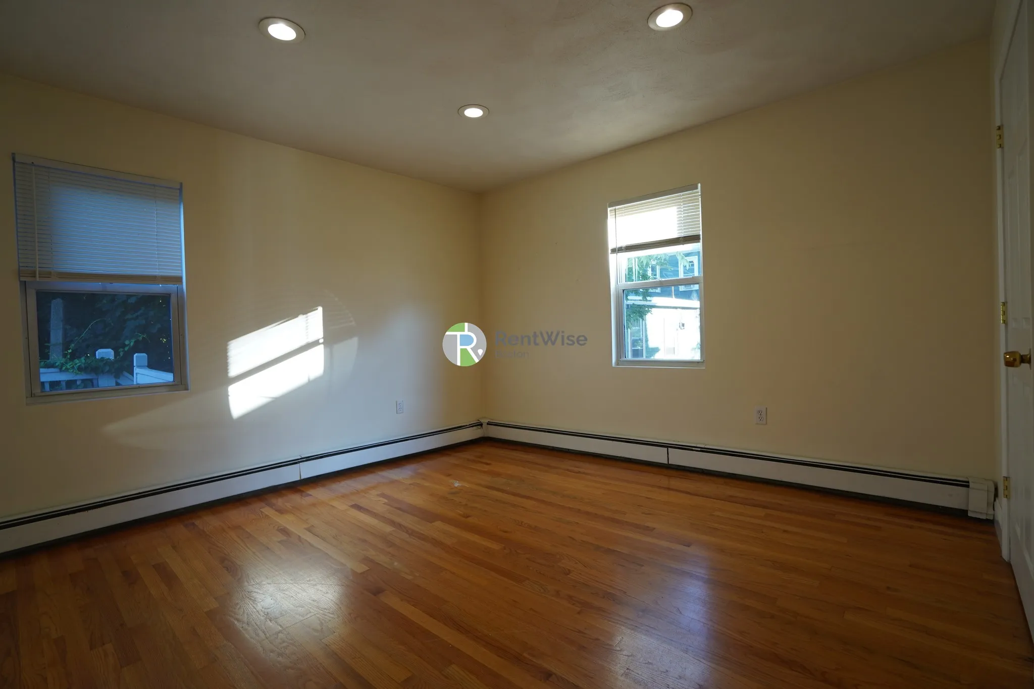 4 bed, 2 bath apartment for rent at 47 School St Unit 0, Coolidge Corner — photo 5 of 23