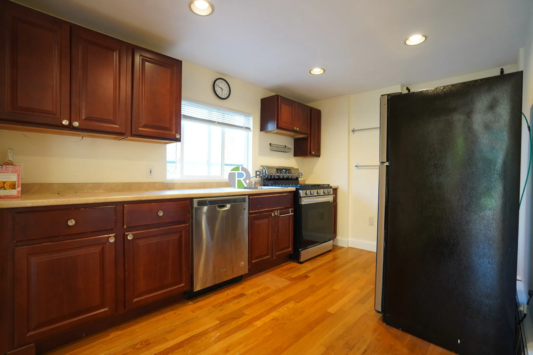 4 bed, 2 bath apartment for rent at 47 School St Unit 0, Coolidge Corner — photo 1 of 23