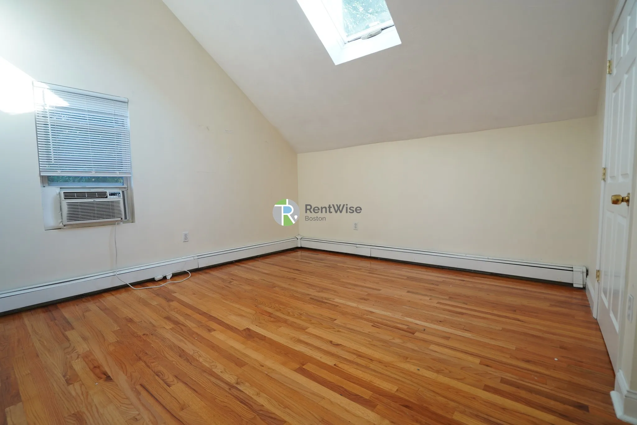 4 bed, 2 bath apartment for rent at 47 School St Unit 1, Coolidge Corner — photo 10 of 23
