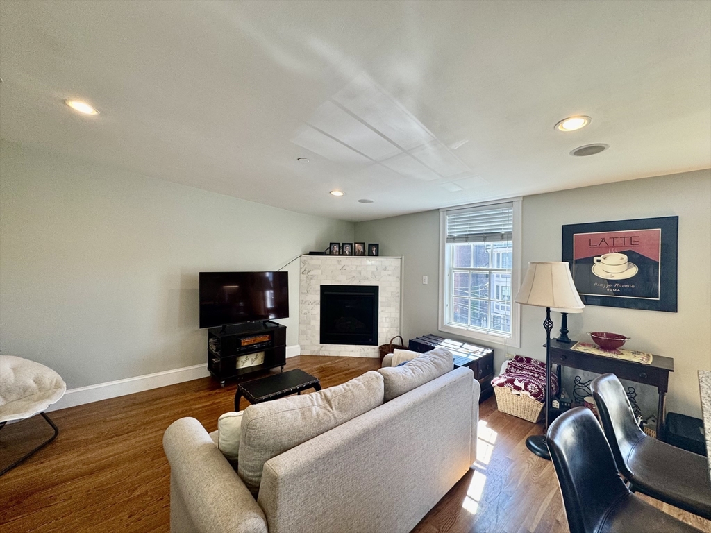 1 bed, 1 bath apartment for rent at 47 Soley St Unit 3, Charlestown — photo 2 of 13