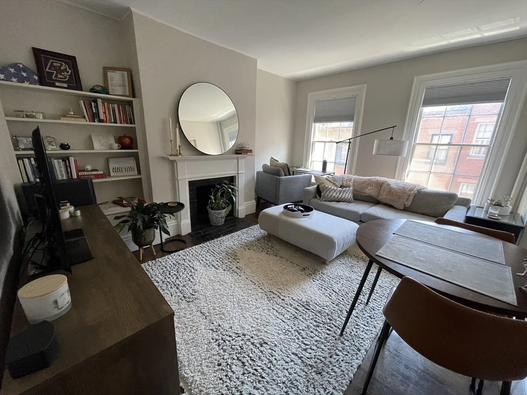 1 bed, 1 bath apartment for rent at 47 South Russell St Unit 3, Beacon Hill