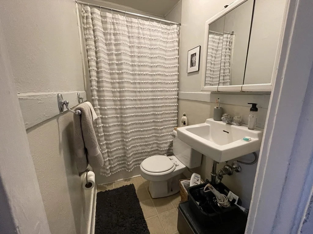 1 bed, 1 bath apartment for rent at 47 South Russell St Unit 3, Beacon Hill — photo 5 of 12