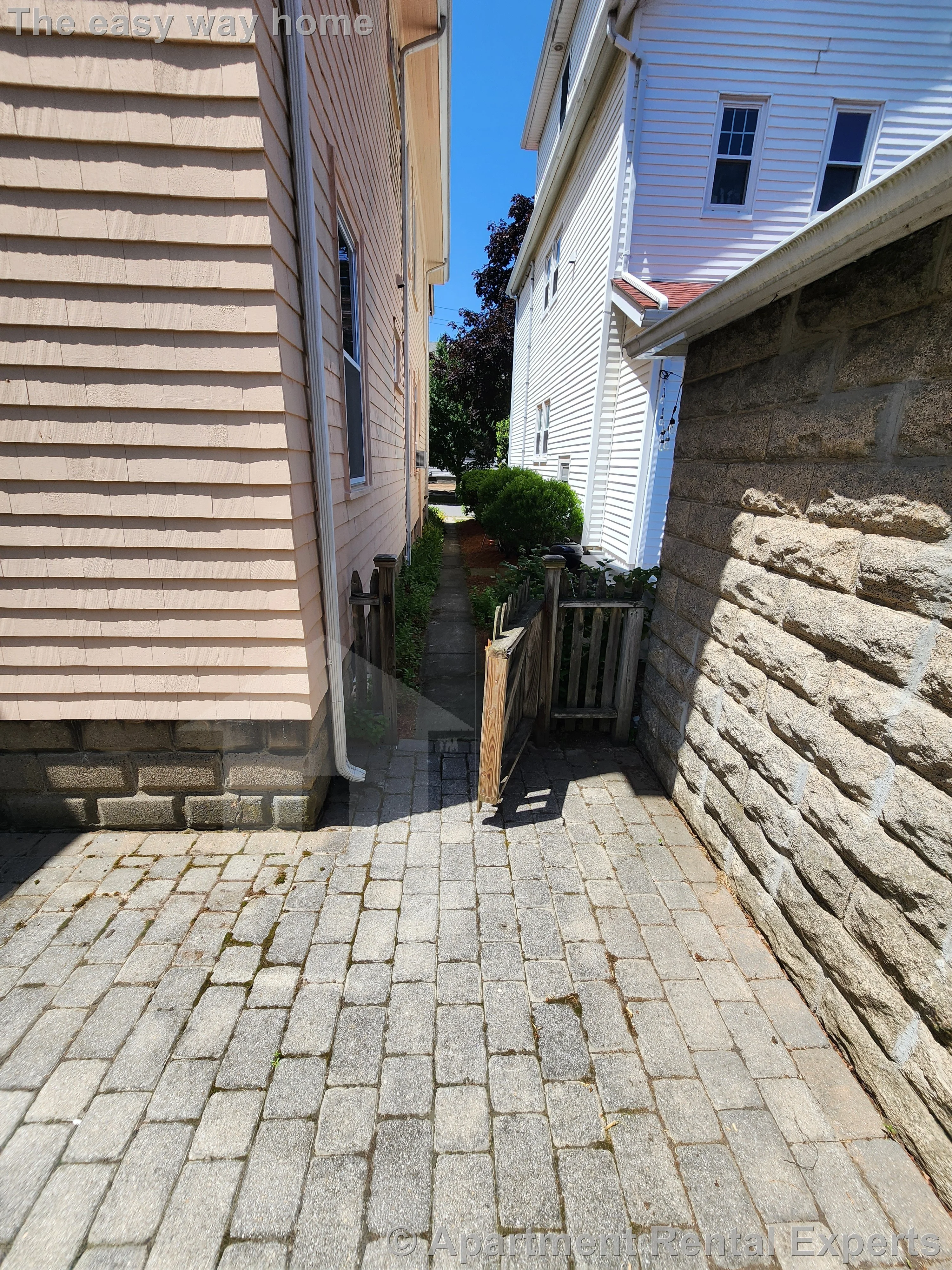 3 bed, 1 bath apartment for rent at 47 Springfield St Unit 2, Belmont — photo 3 of 26
