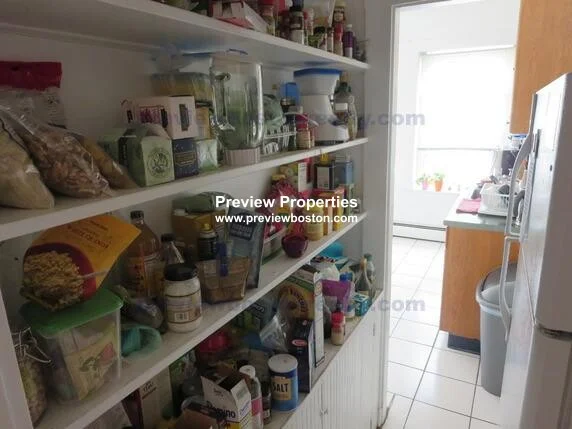 4 bed, 1 bath apartment for rent at 47 Strathmore Rd Unit 3P, Brighton — photo 3 of 8