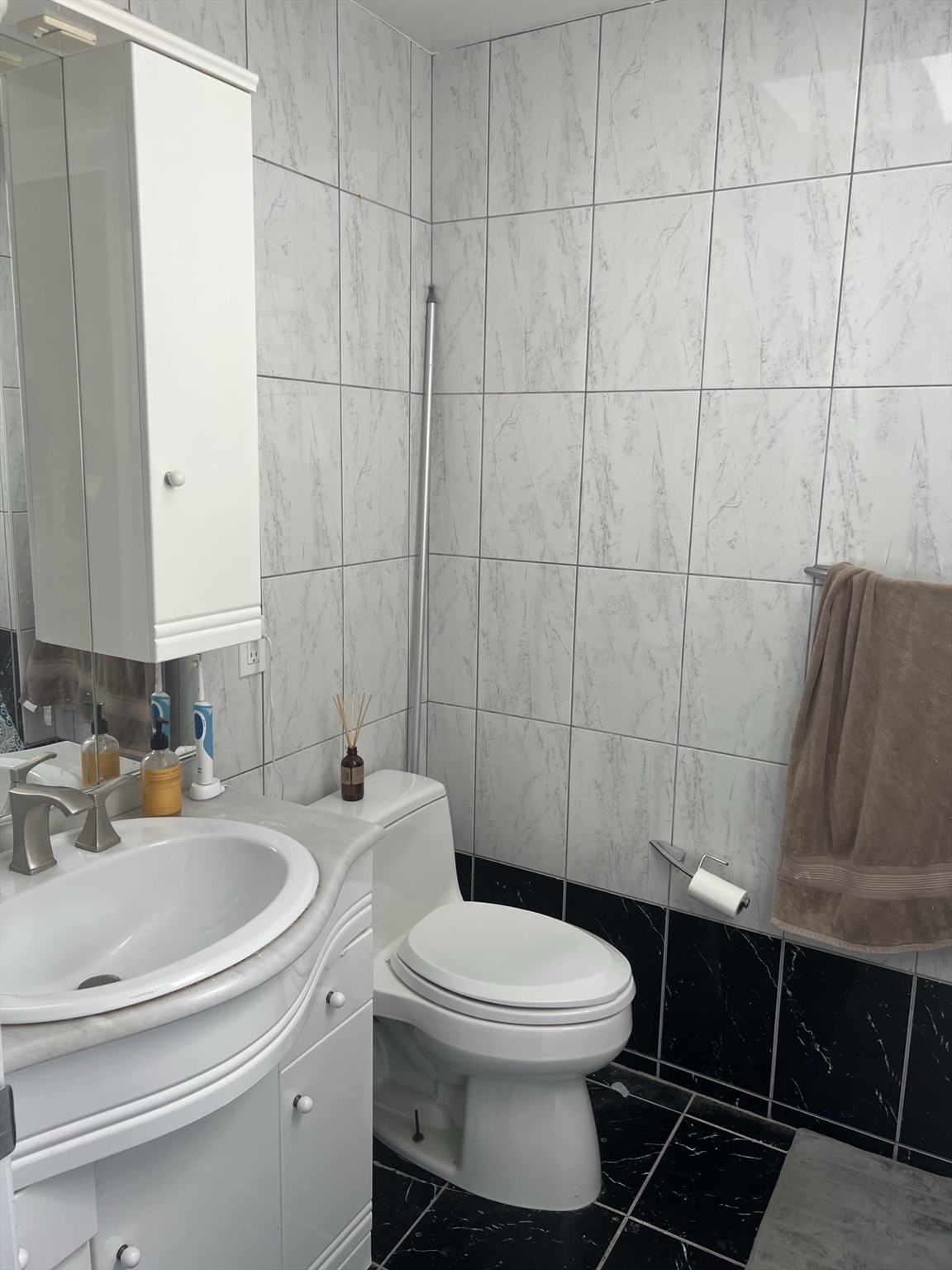 3 bed, 2.5 bath apartment for rent at 47 Union St Unit 47, Brighton — photo 6 of 8