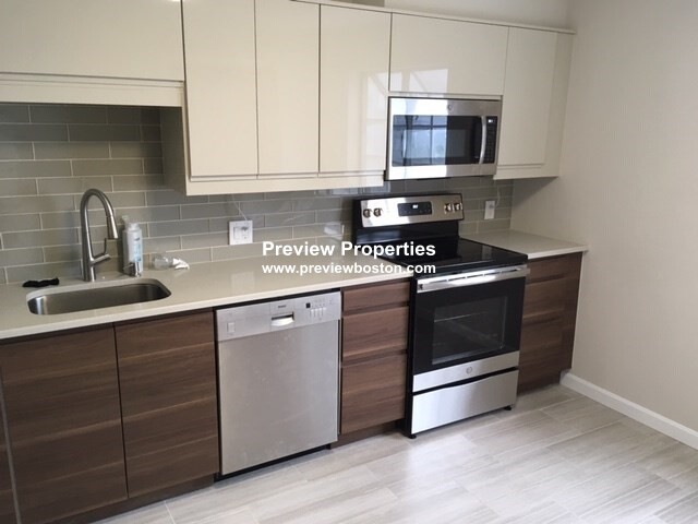 3 bed, 2.5 bath apartment for rent at 47 Union St Unit P, Brighton — photo 9 of 14