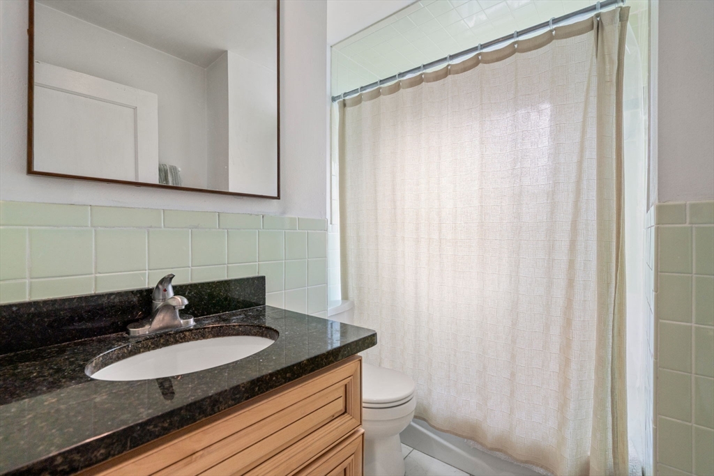 3 bed, 1 bath apartment for rent at 47 Walker St Unit 2, Tufts — photo 11 of 15
