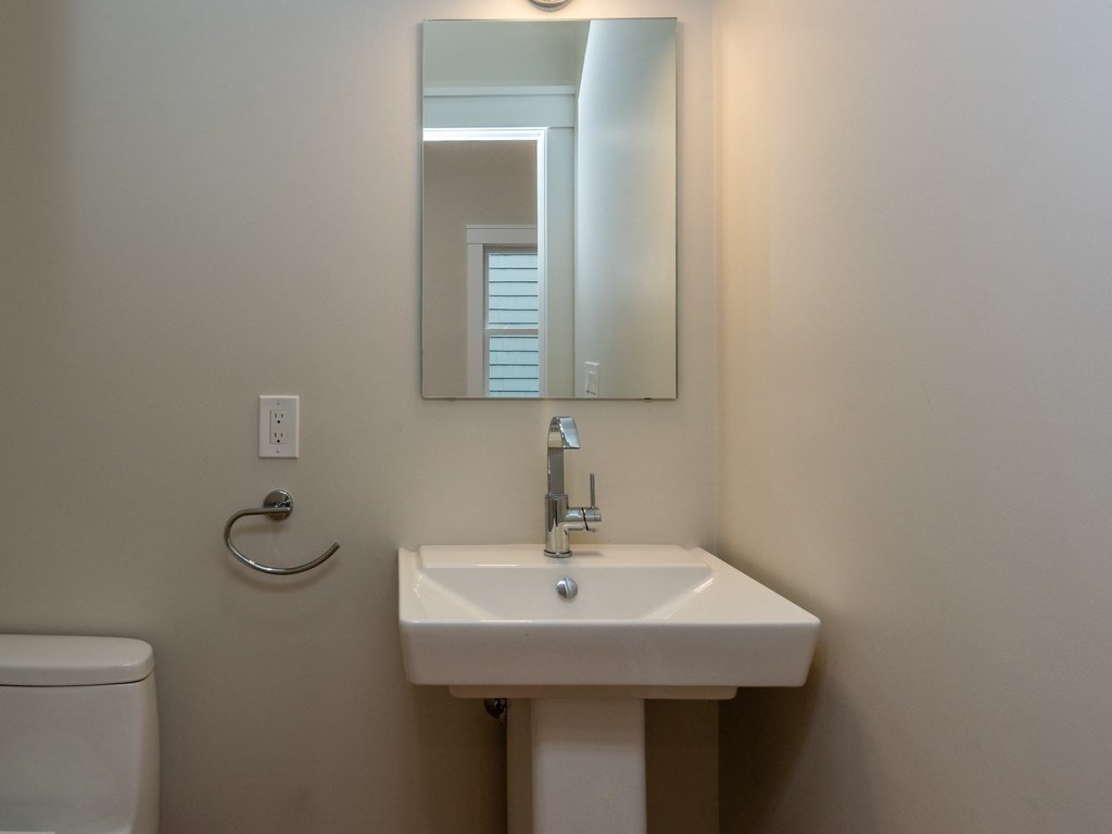 4 bed, 3 bath apartment for rent at 47 Wallace St Unit 1, Tufts — photo 15 of 37