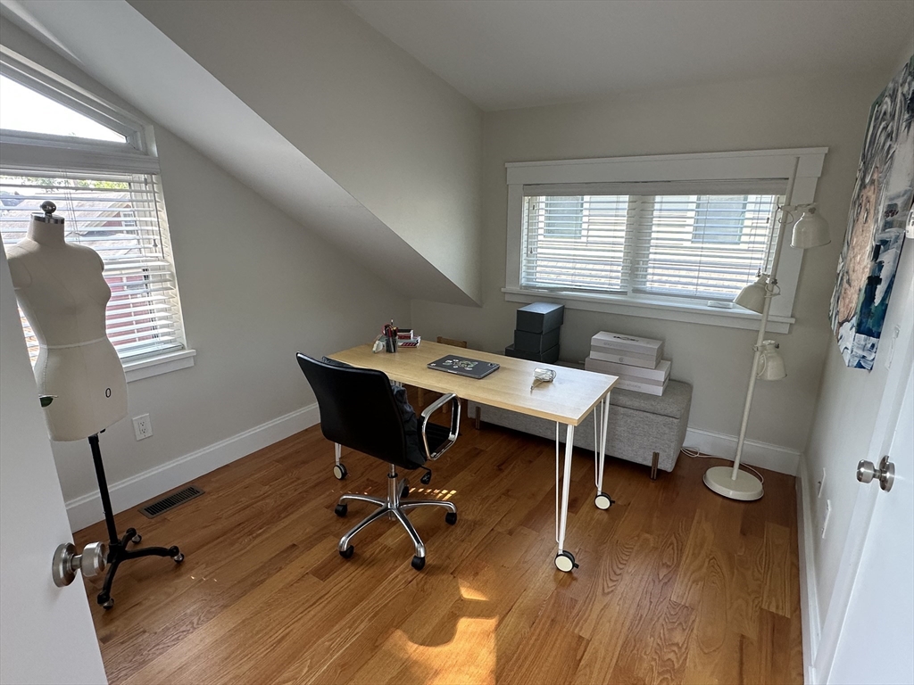 4 bed, 4+ bath apartment for rent at 47 Wallace St Unit 2, Tufts — photo 17 of 25