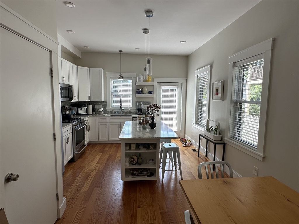 4 bed, 4+ bath apartment for rent at 47 Wallace St Unit 2, Tufts — photo 5 of 25