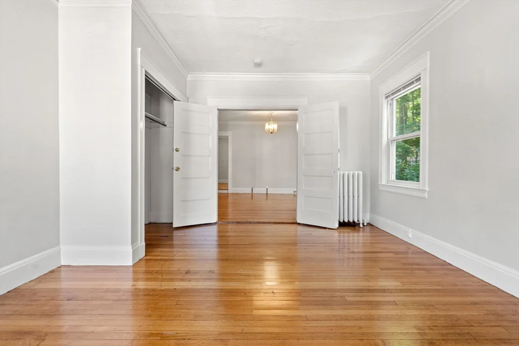 4 bed, 1.5 bath apartment for rent at 47 Wallingford Rd Unit 1, Brighton — photo 7 of 12