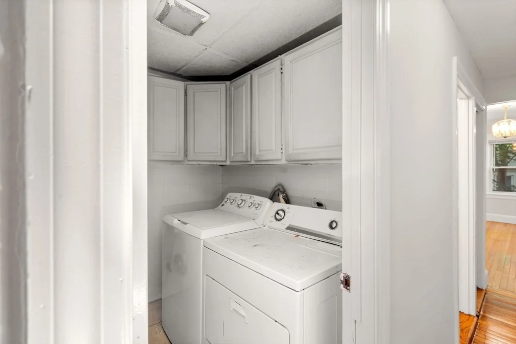 4 bed, 1.5 bath apartment for rent at 47 Wallingford Rd Unit 1, Brighton — photo 8 of 12