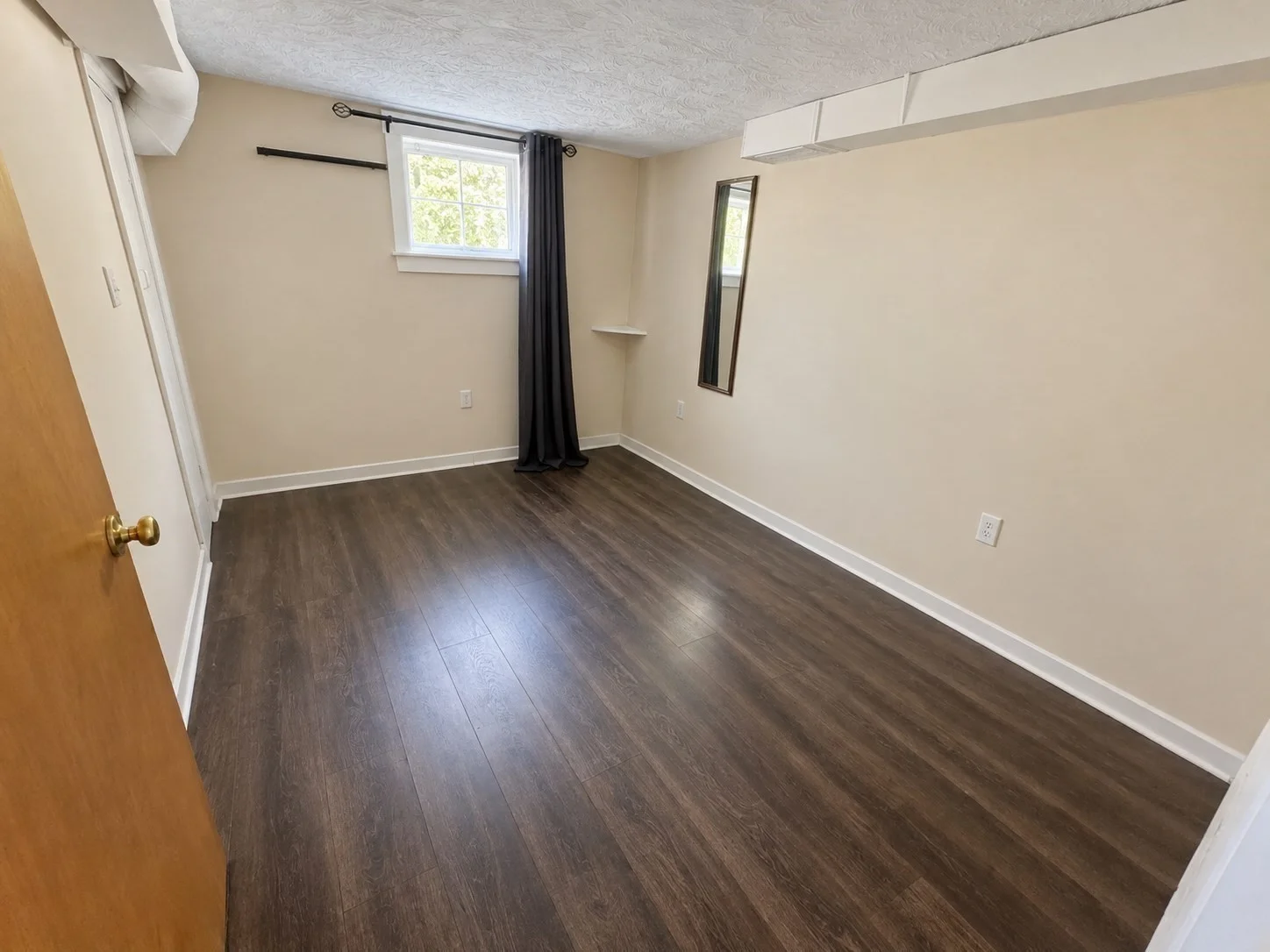 4 bed, 2 bath apartment for rent at 47 Wood St, Lexington — photo 12 of 15