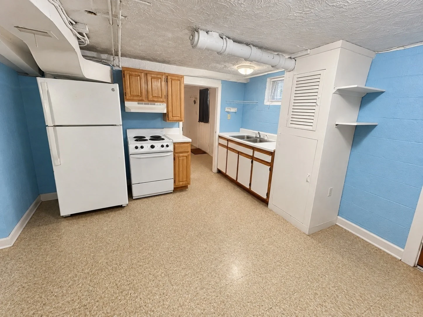 4 bed, 2 bath apartment for rent at 47 Wood St, Lexington — photo 10 of 15