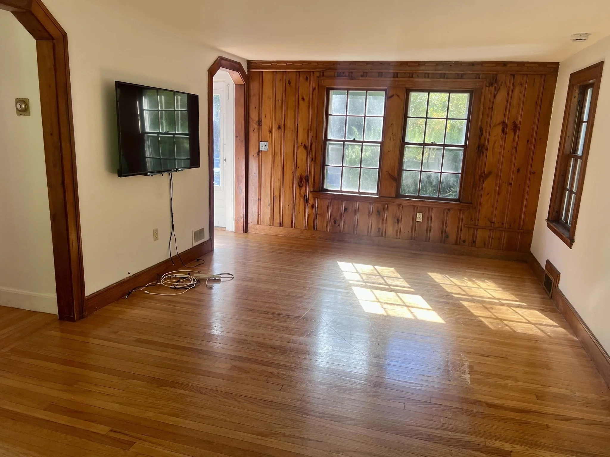 4 bed, 2 bath apartment for rent at 47 Wood St, Lexington — photo 3 of 15