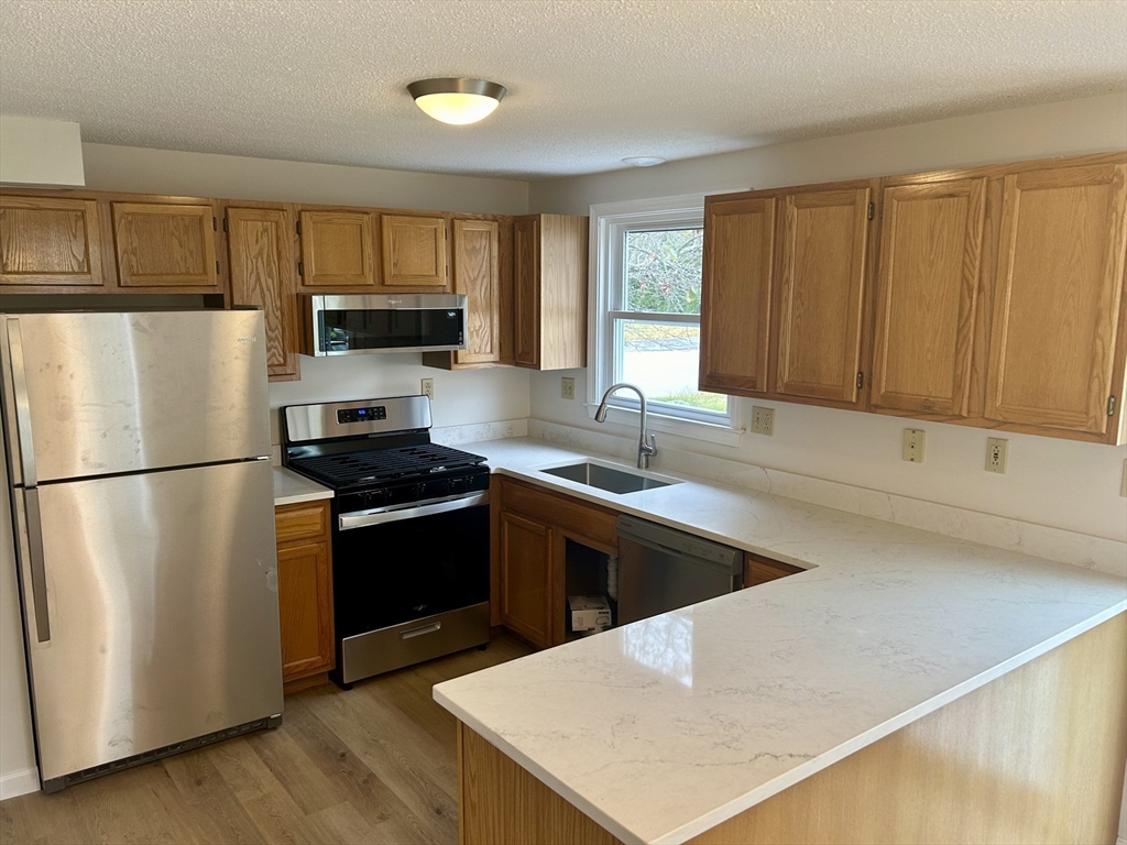 2 bed, 1 bath apartment for rent at 47 Wyman Rd, Collinsville — photo 5 of 22