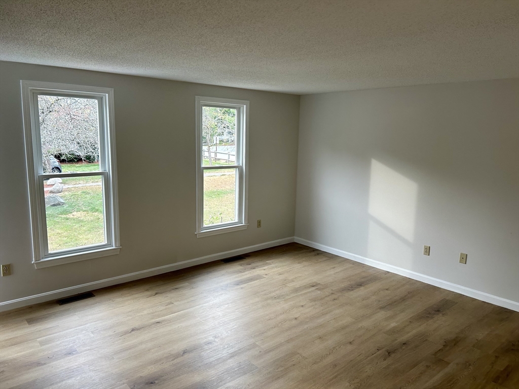 2 bed, 1 bath apartment for rent at 47 Wyman Rd, Collinsville — photo 9 of 22