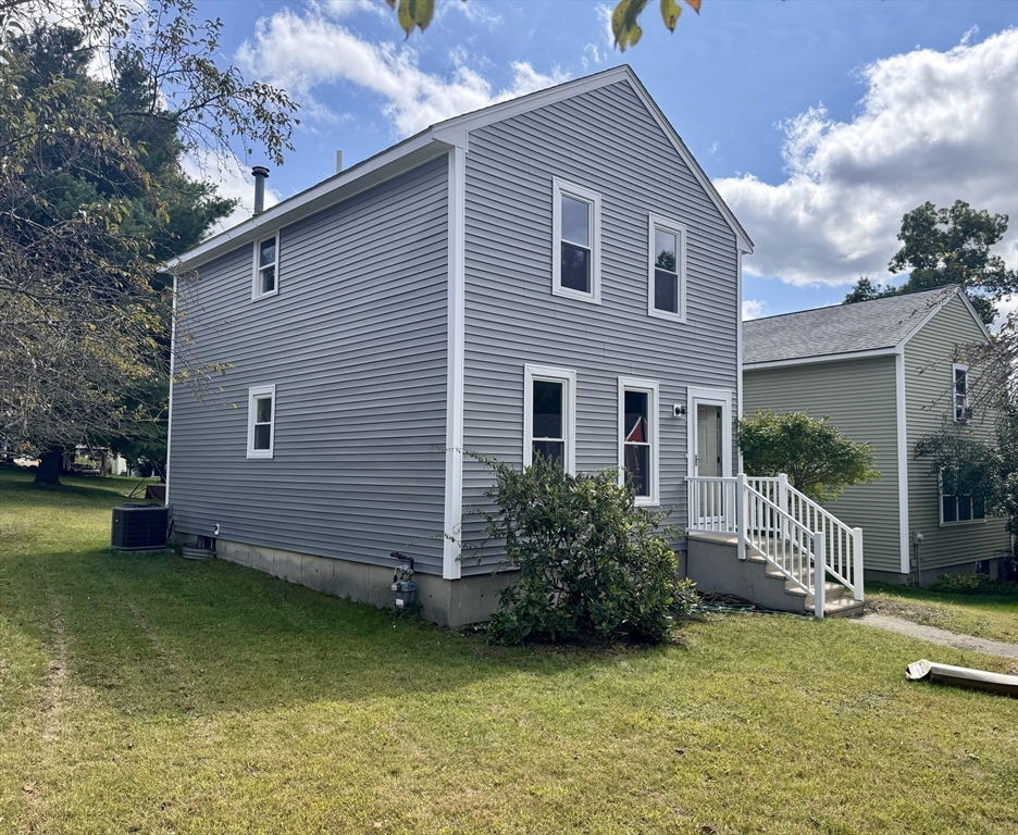 2 bed, 1 bath apartment for rent at 47 Wyman Rd, Collinsville — photo 3 of 22