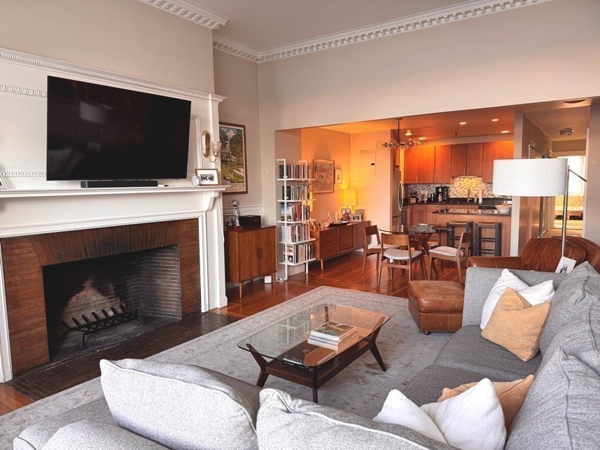 2 bed, 2 bath apartment for rent at 470 Beacon St Unit 4, Back Bay — photo 3 of 20