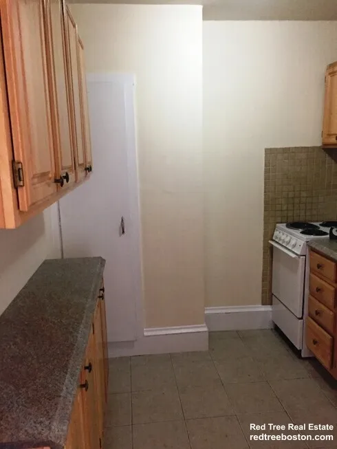 1 bed, 1 bath apartment for rent at 470 Beacon St Unit 8, Back Bay — photo 2 of 12