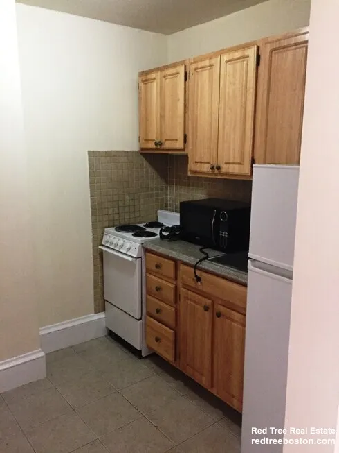 1 bed, 1 bath apartment for rent at 470 Beacon St Unit 8, Back Bay