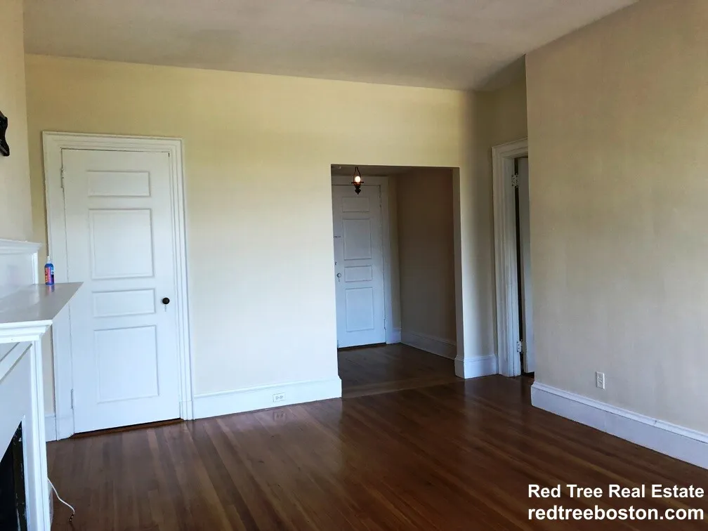 1 bed, 1 bath apartment for rent at 470 Beacon St Unit 8, Back Bay — photo 4 of 12