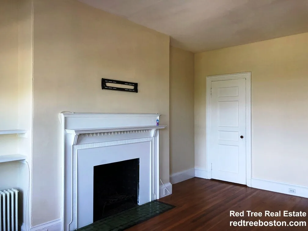 1 bed, 1 bath apartment for rent at 470 Beacon St Unit 8, Back Bay — photo 3 of 12