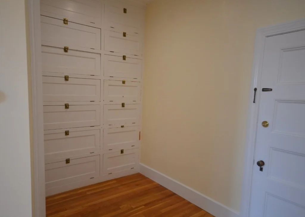 1 bed, 1 bath apartment for rent at 470 Commonwealth Ave Unit 3r, Fenway — photo 7 of 7